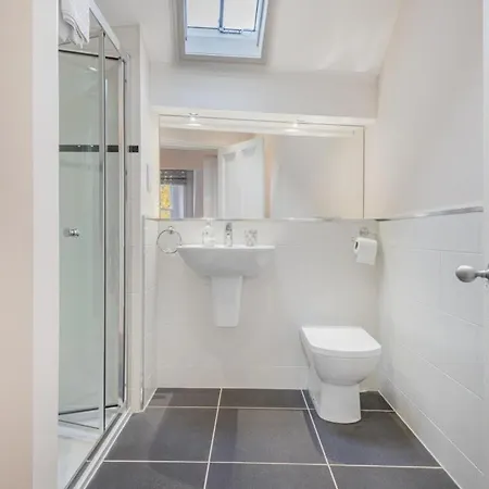 Holiday home 3 Bed In Sz411 *